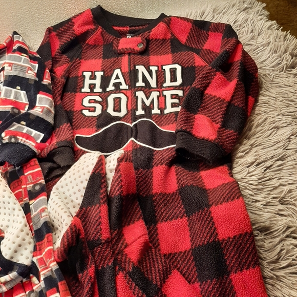 Bundle Boys 3T Footed Pajamas - Picture 2 of 5